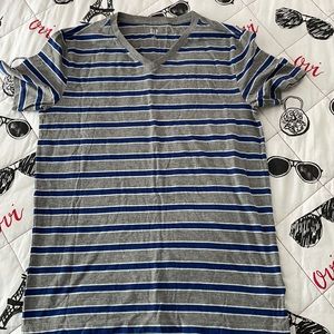 Striped men’s Gap tee